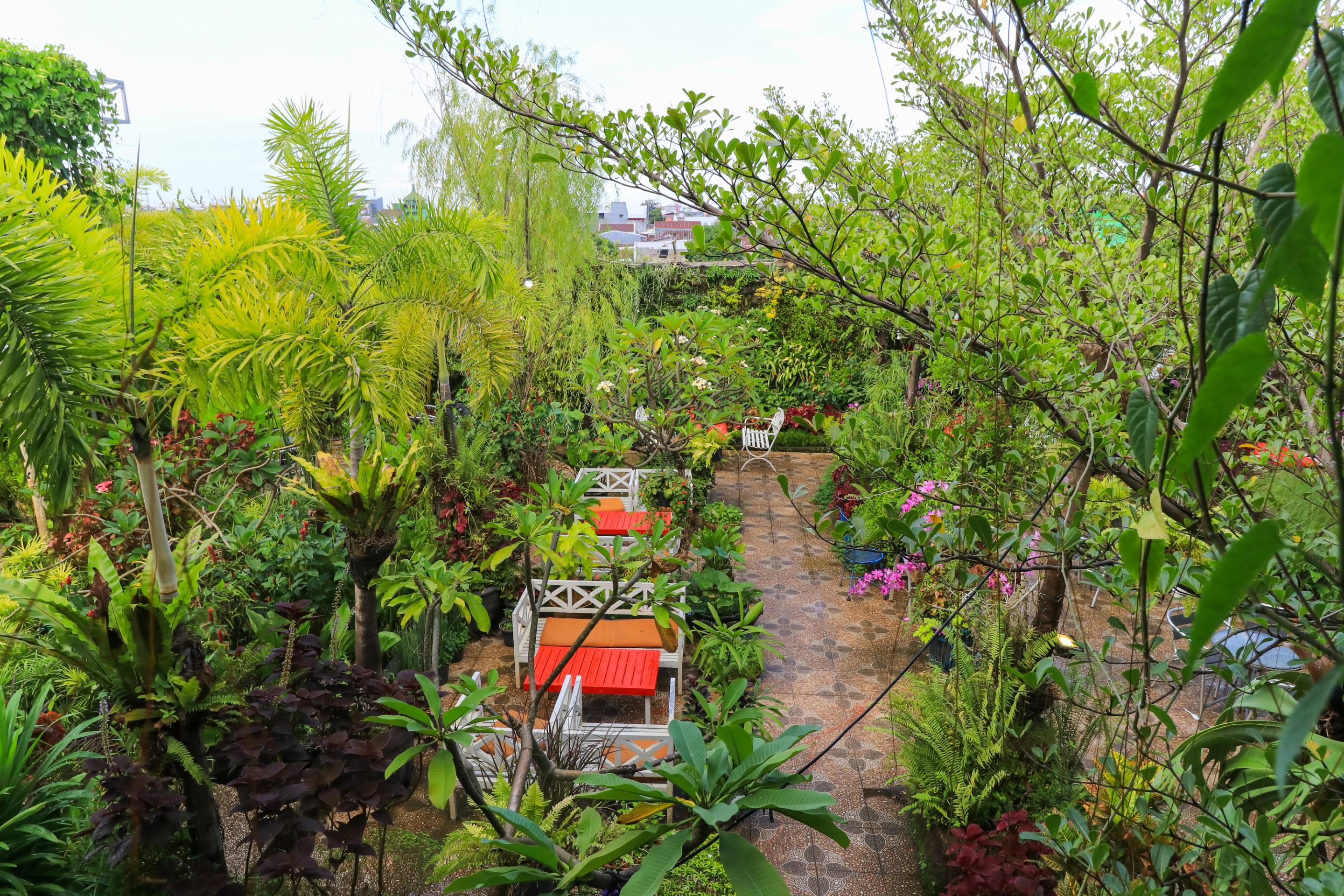 Labuana Homestay&Cafe Garden Macasar Exterior foto